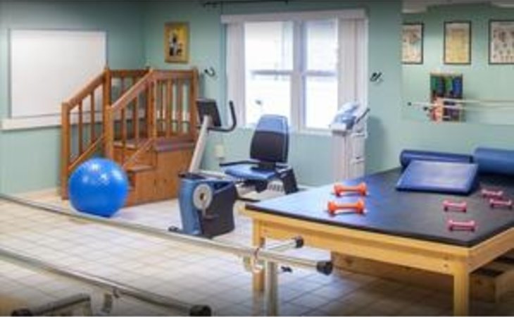 crestwood-care-and-rehabilitation-center-03055-5301_6