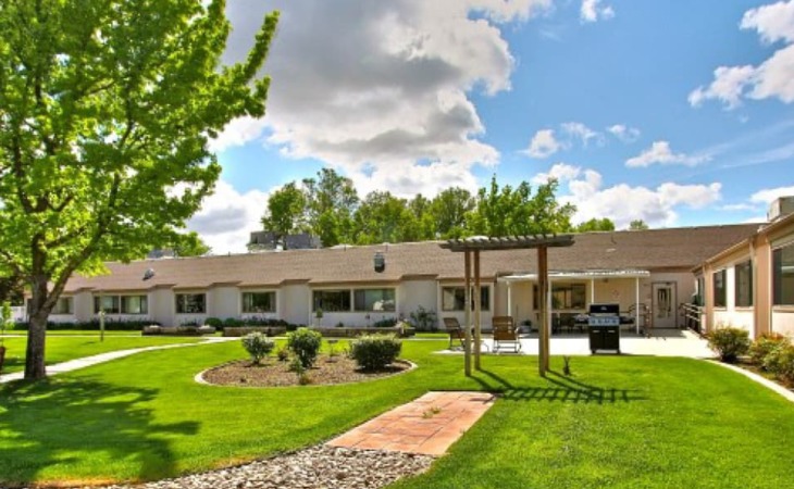 skyline-transitional-care-center-83705