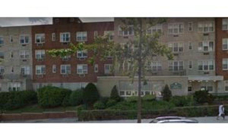 split-rock-rehabilitation-and-health-care-center-10466-6385_11
