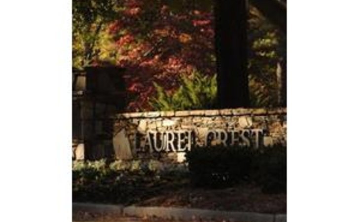 laurel-crest-29169