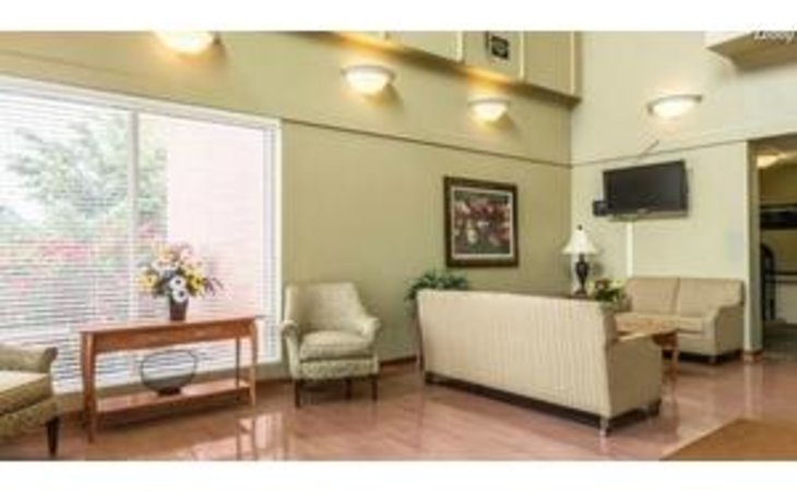 spring-creek-rehabilitation-and-health-care-center-17111-6555_4