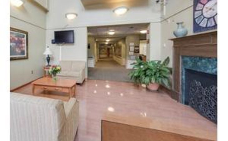 spring-creek-rehabilitation-and-health-care-center-17111-6555_5