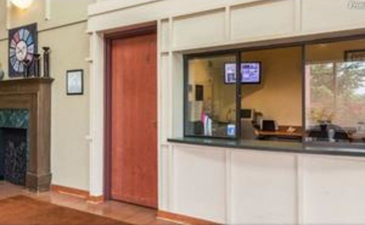 spring-creek-rehabilitation-and-health-care-center-17111-6555_6
