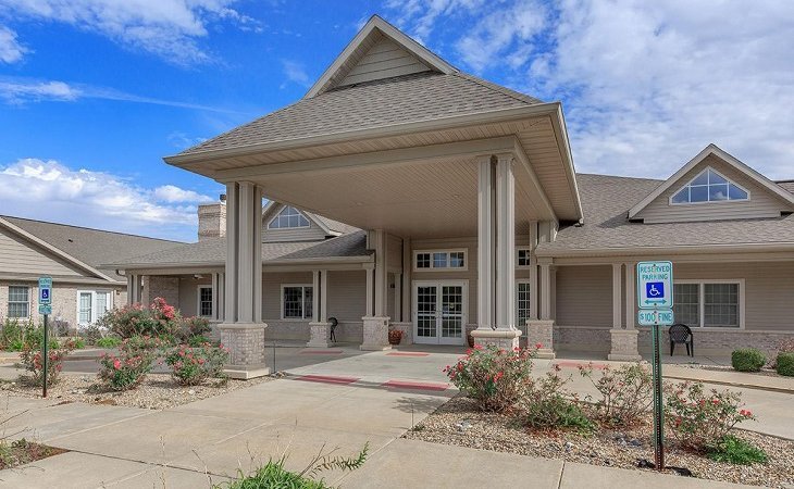 rochester-estates-senior-living-62563