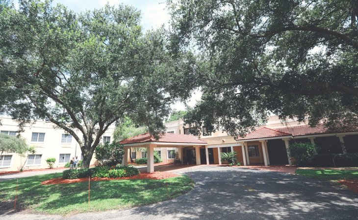 best-care-senior-living-at-winter-haven-33884