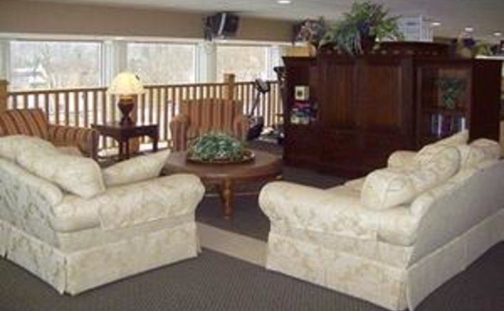 country-club-retirement-center-bellaire-43906-8358_2