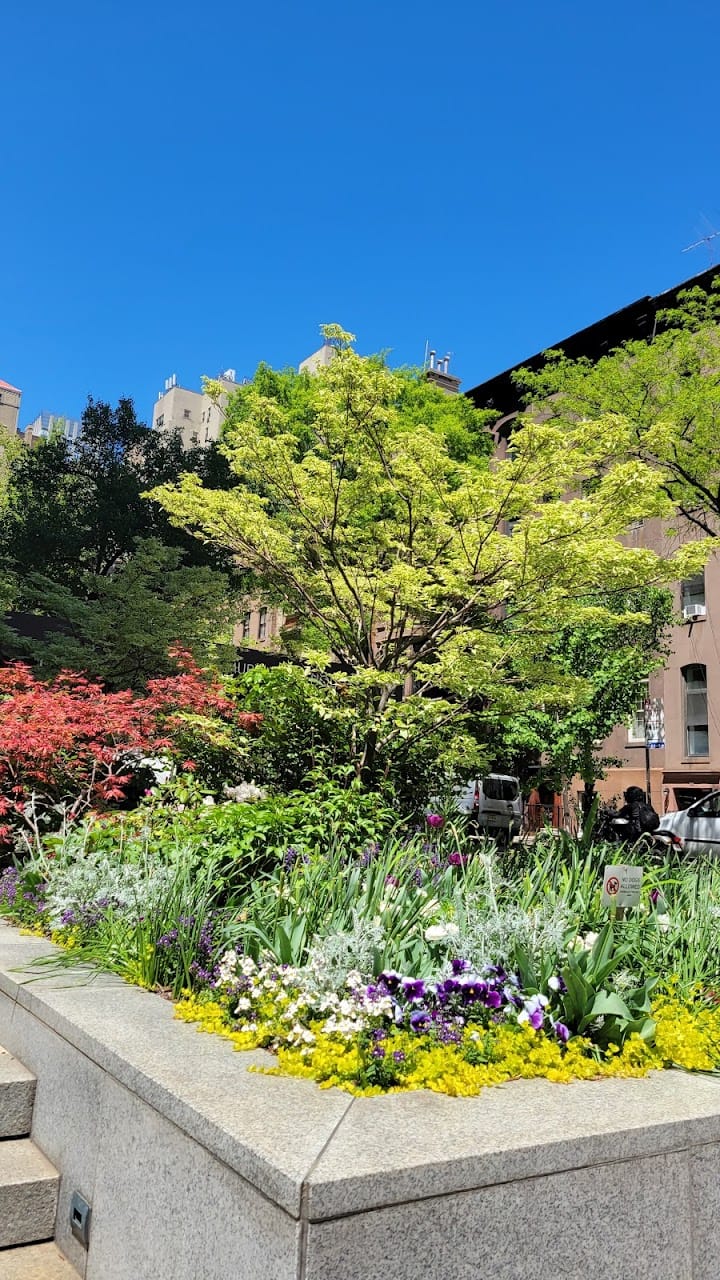 1 East 35th Street Apts
