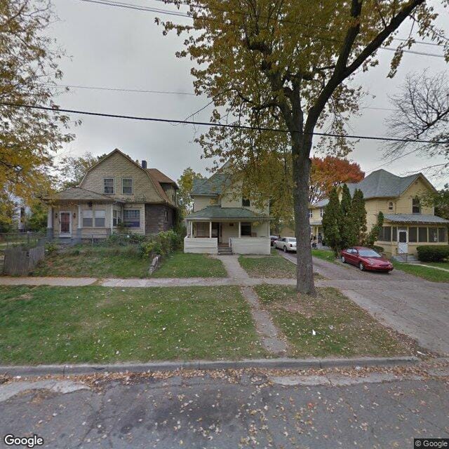 1003 Chittock Ave