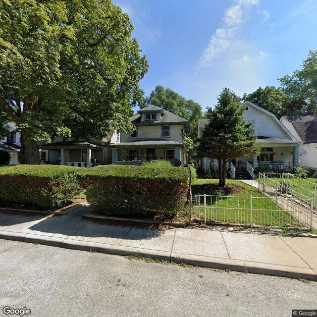 1033 W 35th St