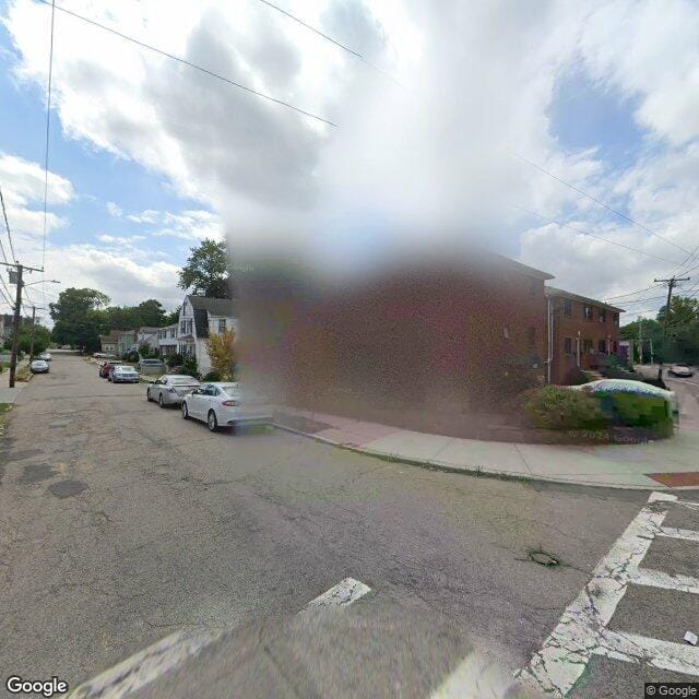 1060 Belmont St