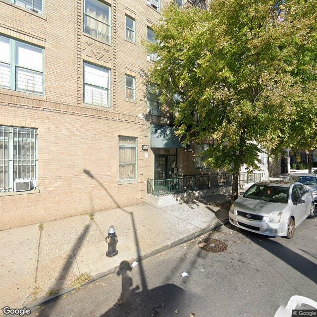 1065 Summit Ave