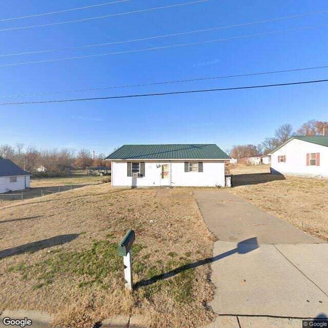 1102 W Murray Ln