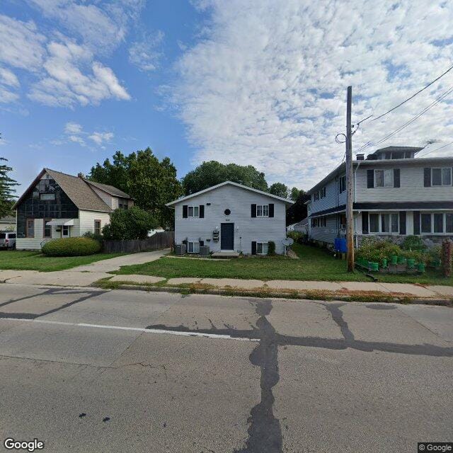1114 Shawano Ave