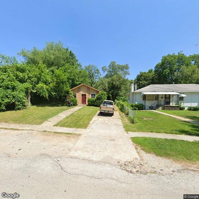 1124 E 79th St
