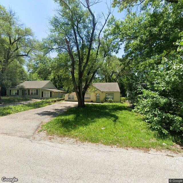 1219 E 79th St