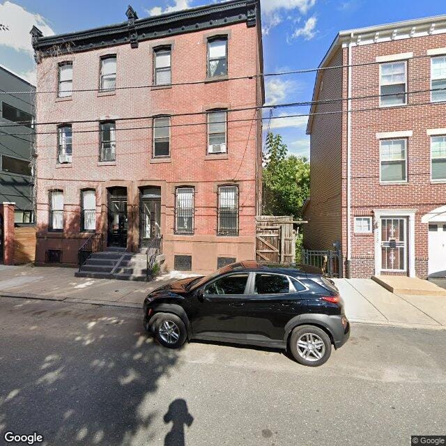 1221 N Franklin St