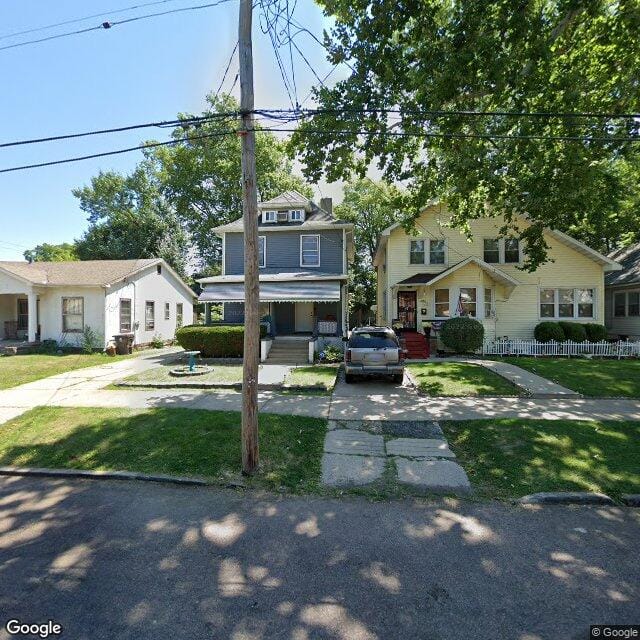 1222 N Douglas St