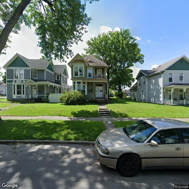 128 E Dewald St