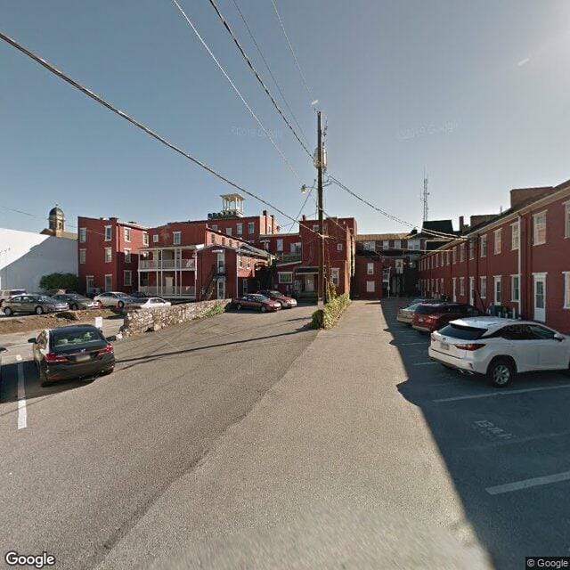 13 E High St