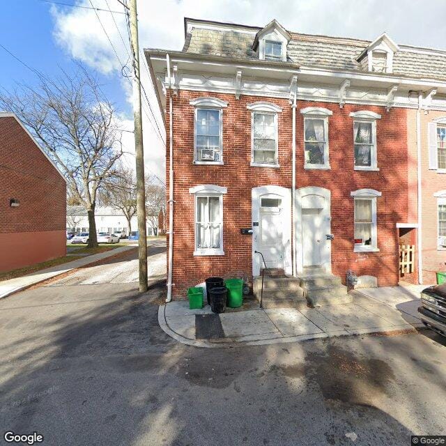 131 E Maple St