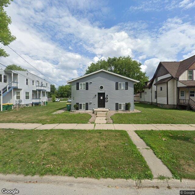 1319 S Chestnut Duplex