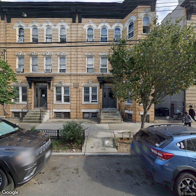 1330 Willoughby Ave
