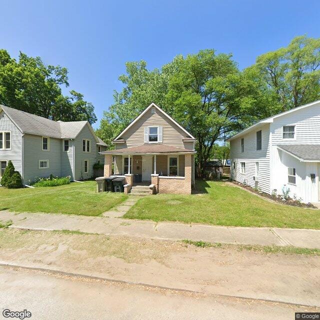 1349 E Dubail Ave