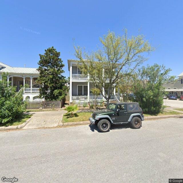 1402 Winnie Apts