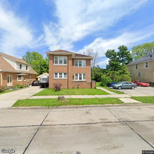 1609 11 Grand Ave