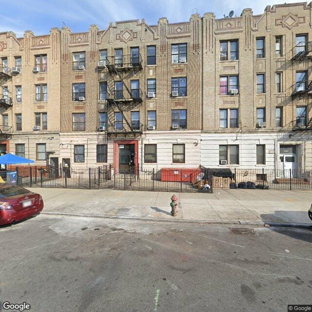 1681 President St