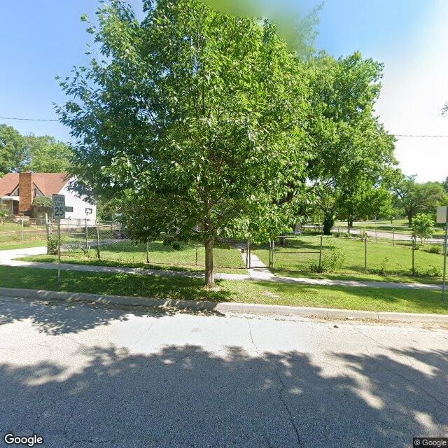 1718 E 76th St