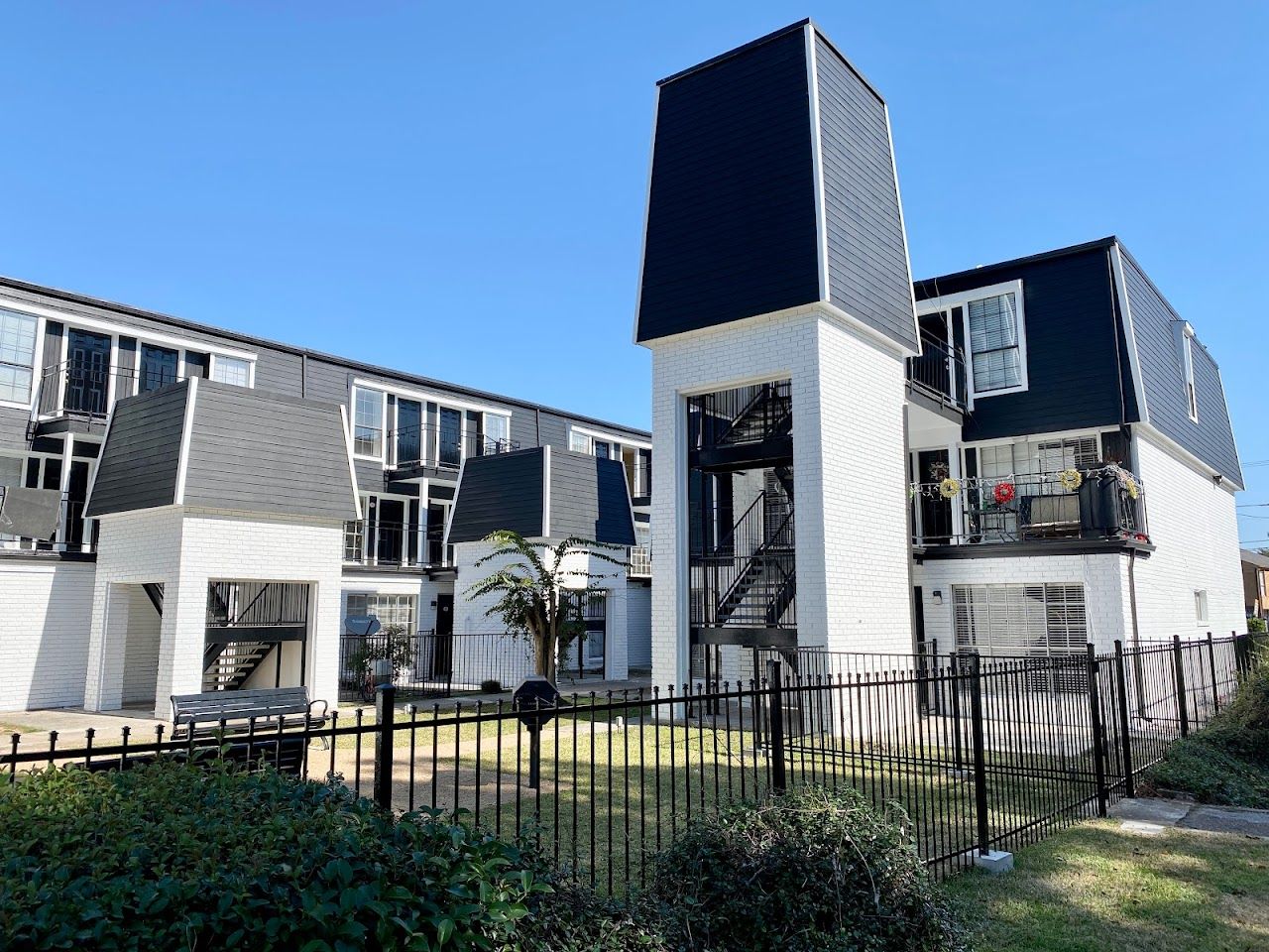 1801 Campbell Rd Apts