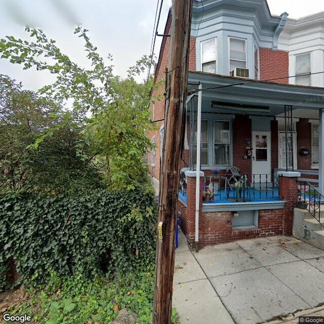 1808 Zarker St