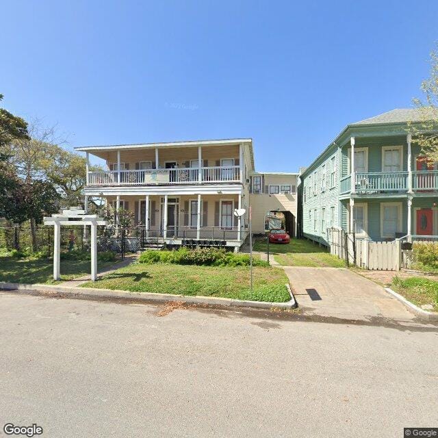 1910 Ave N