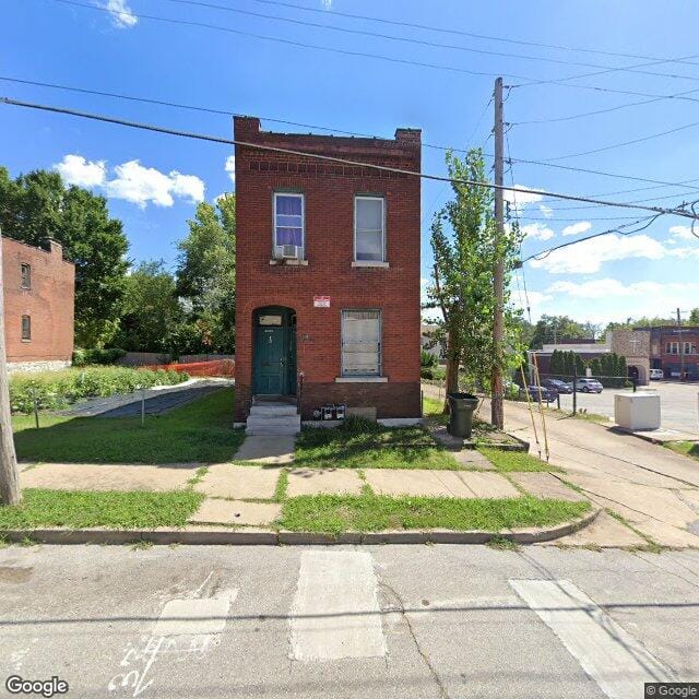 1910 Ferry St