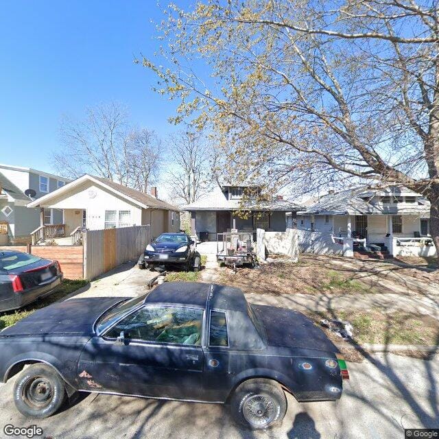 1910 Spruce Ave