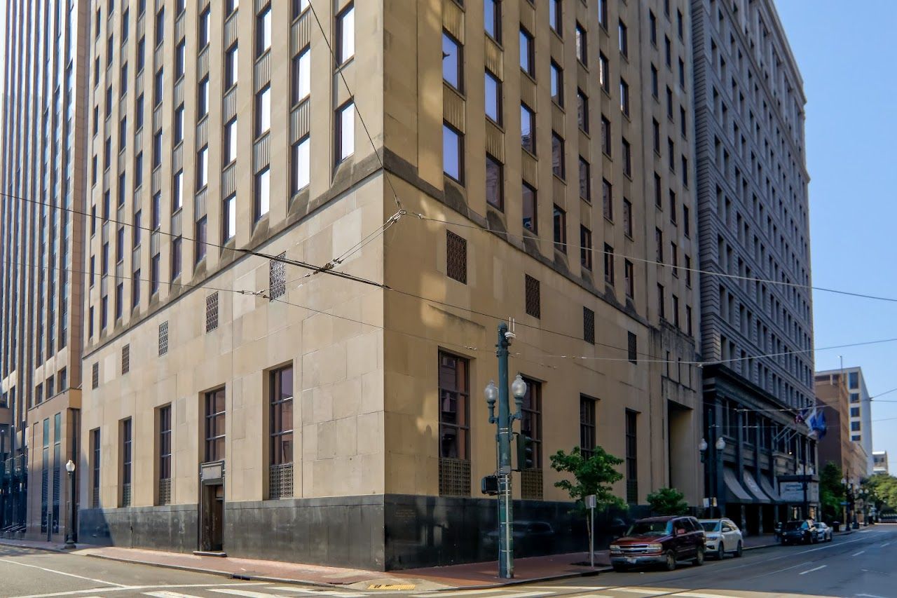 200 Carondelet