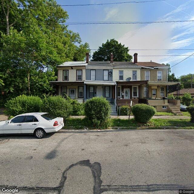 2015 W Godfrey Ave