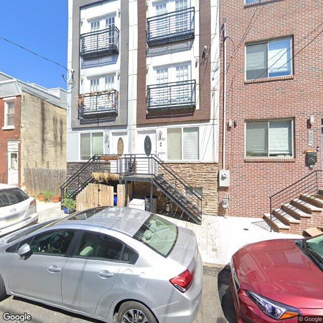 2033 E Hazzard St