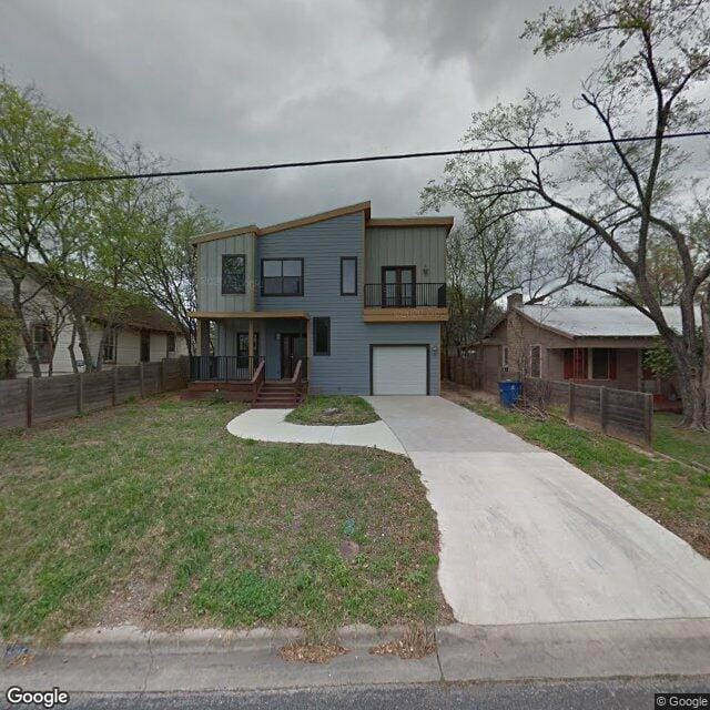 2102 E 13th St
