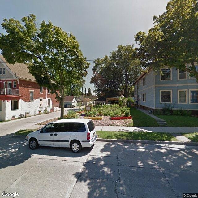 2123 25 W Scott St
