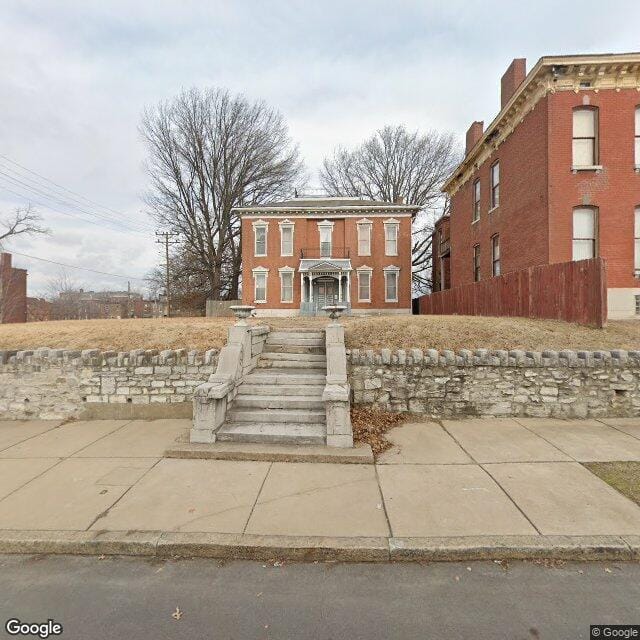 2223 Salisbury St