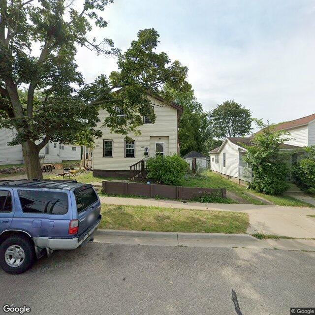 225 W Franklin St