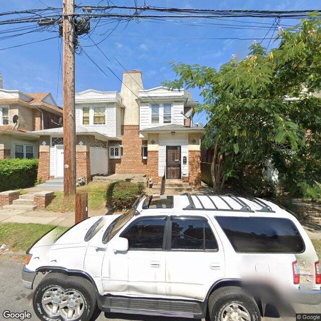 226 E 22nd St