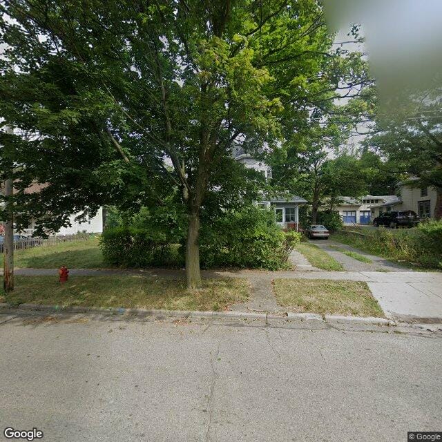 230 W Wilkins St