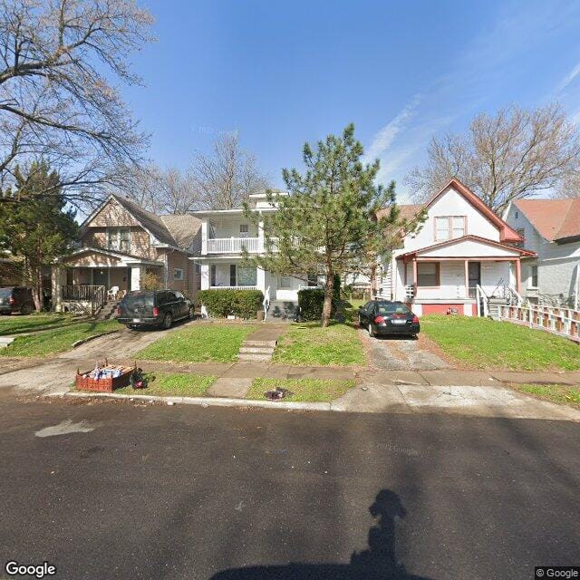 2424 Norton Ave