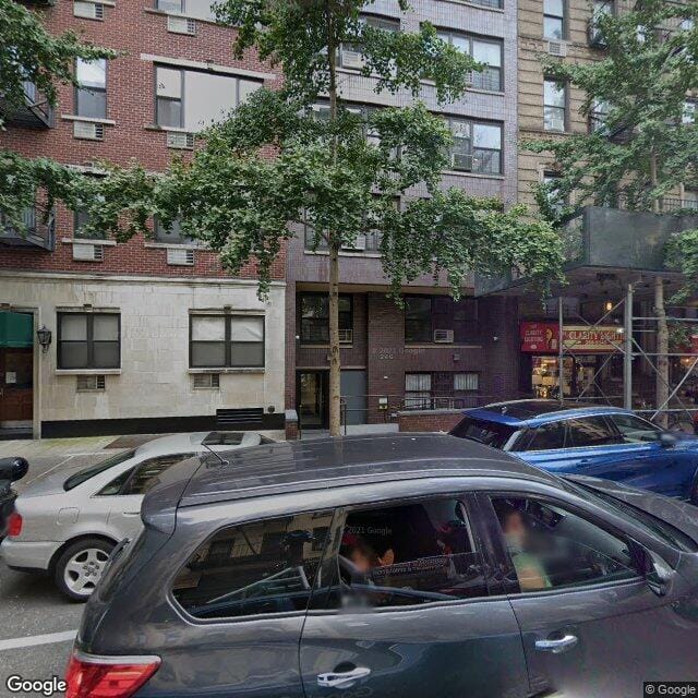 246 E 77th St Apts