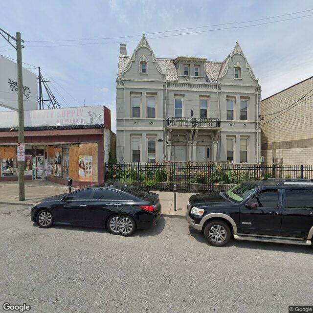 2527 Gilbert Ave