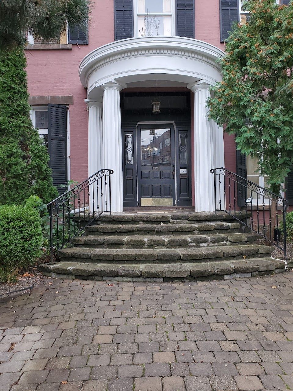 27 Catherine St
