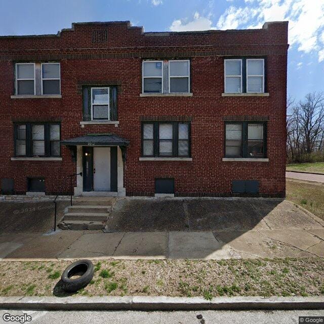 2802 Clara Ave